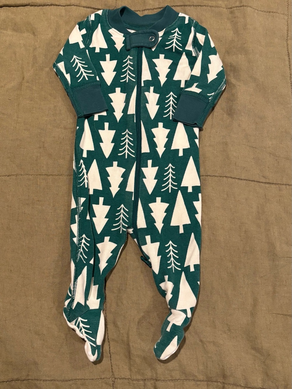 Hanna Andersson Holiday Footie Sleeper 0-3m